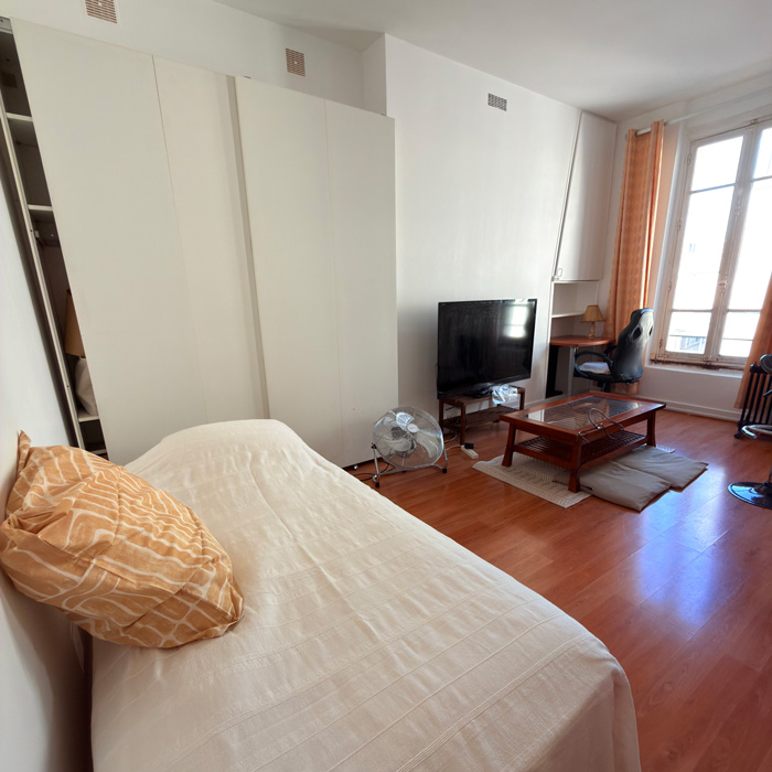 パリ11区ステュディオ