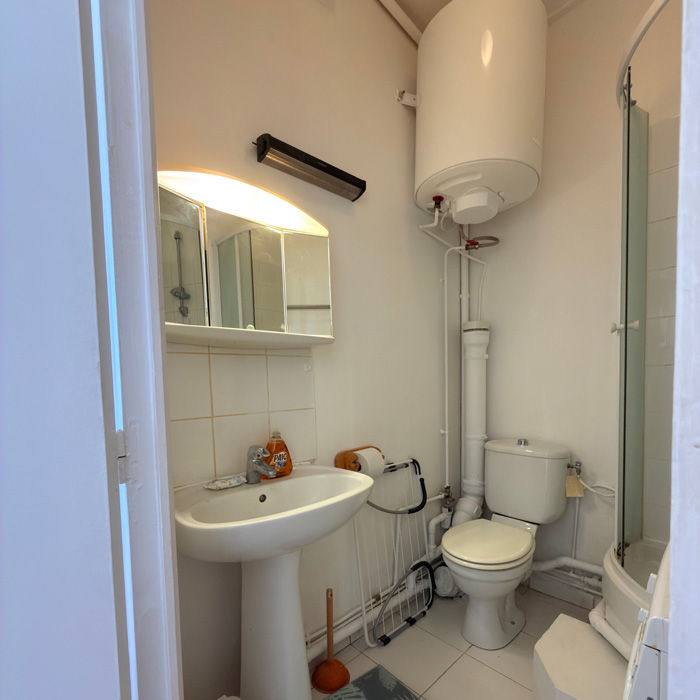 パリ11区ステュディオ